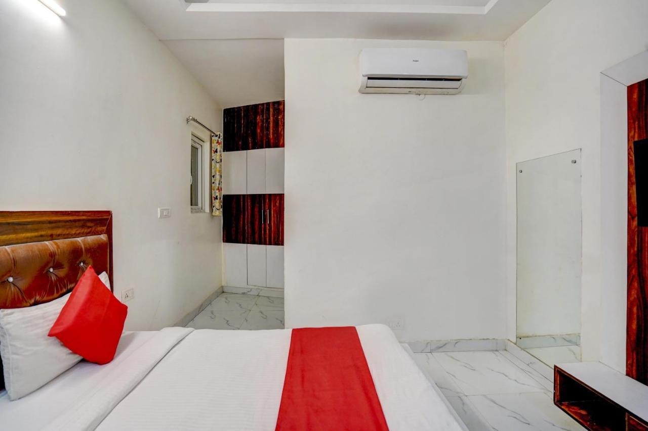 Oyo 78981 The Diamond Nest 诺伊达 外观 照片